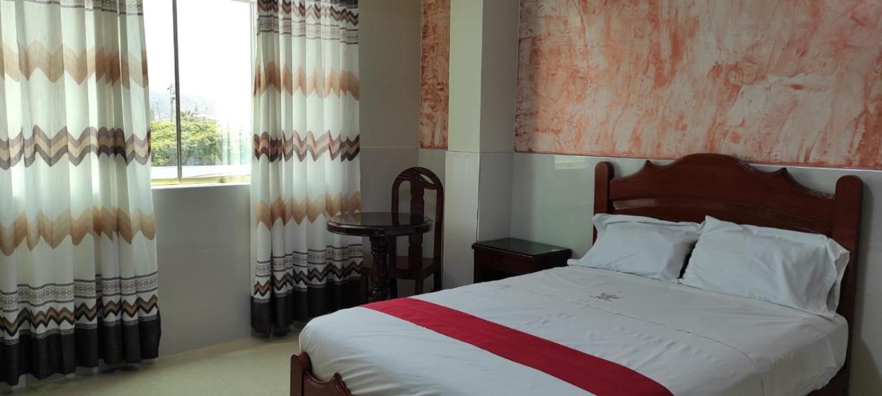 Hotel Real Bolivar チンボテ エクステリア 写真